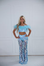 Load image into Gallery viewer, The DEWELLE Sequin Trousers and Top with Feathers
