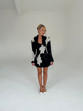 Load image into Gallery viewer, The ELOUISE Cropped Blazer