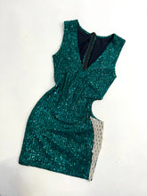 Load image into Gallery viewer, PROMOTION DRESS - GREEN SEQUIN WITH DIAMOND PIECE